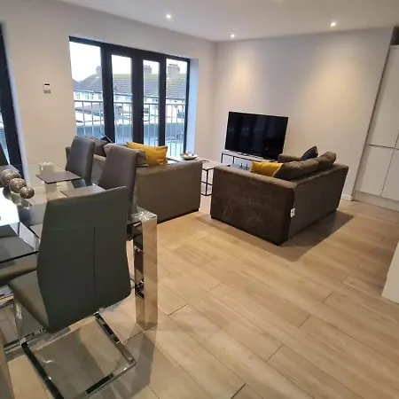 2-bedroom Flats Near Heathrow That Are Cozy Ciean Secure Cranford