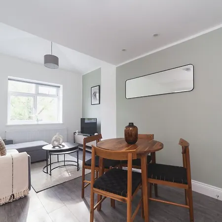 The Cricklewood Apartmán