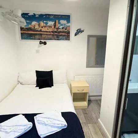 Earls Court 2* London