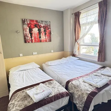 Earls Court Guest house 2*