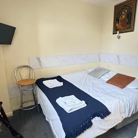 Earls Court 2* London