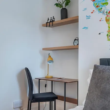 Stunning With Parking And Garden Sleeps 6 * 莱尼斯公园