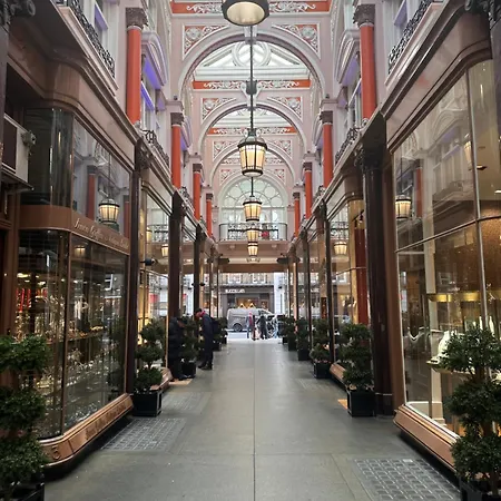 Bond Mayfair