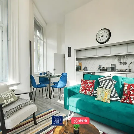 Last-minute Reserve L Sleeps Up To 4 Guests L One-bedroom With King Bed And High Ceilings Near Camden By Live Short Lets & Serviced