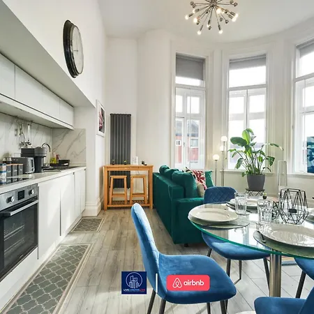 Last-minute Reserve L Sleeps Up To 4 Guests L One-bedroom With King Bed And High Ceilings Near Camden By Live Short Lets & Serviced Apartment