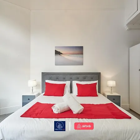 Last-minute Reserve L Sleeps Up To 4 Guests L One-bedroom With King Bed And High Ceilings Near Camden By Live Short Lets & Serviced Apartment London