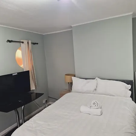51 Lenham House Privatunterkunft