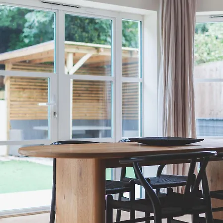 Guest house Stunning Available In Luxury House London