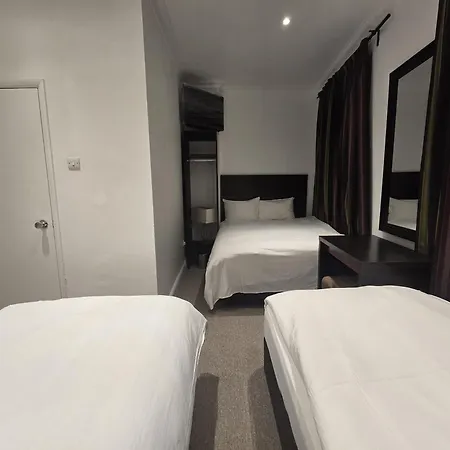 Hotel L S 2*