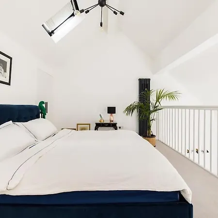 Apartmán Stylish 2 Bed Loft With Terrace 2 Min From Tube *