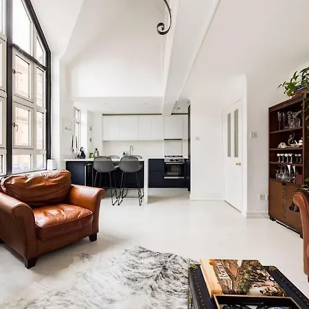 Stylish 2 Bed Loft With Terrace 2 Min From Tube Apartmán
