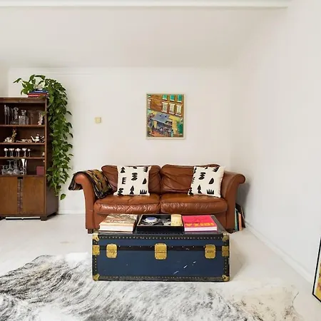 Stylish 2 Bed Loft With Terrace 2 Min From Tube *