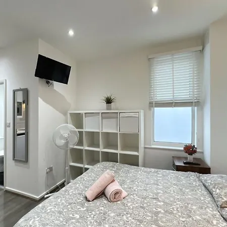 48b Aparthotel *