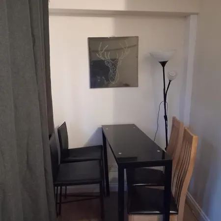 London Deluxe Four Bedroom House Appartement