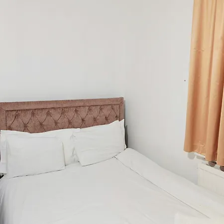 Apartament Larger Groups Close To Excel Canarywharf 02 With Parking Londyn