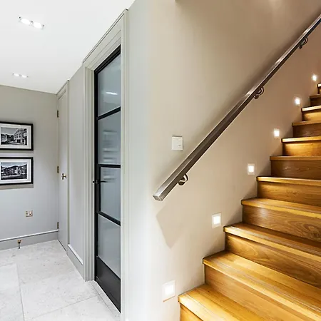 בית נופש Pepys House A Modern Touch Of History