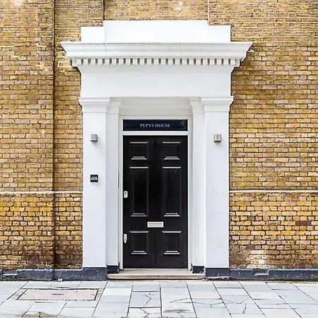 Pepys House A Modern Touch Of History בית נופש *