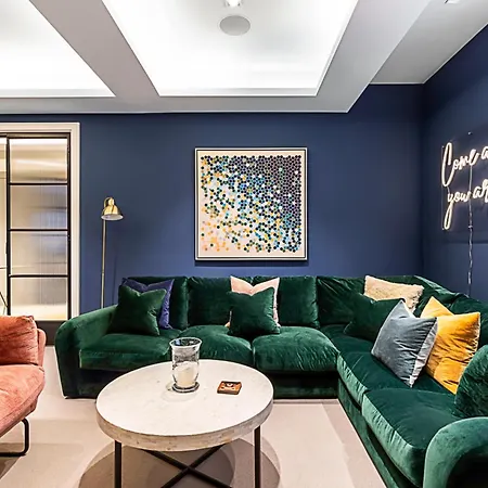 Pepys House A Modern Touch Of History * לונדון