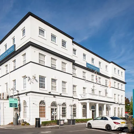 London Aerodrome Hotel, Bw Signature Collection 4*