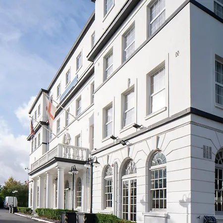 London Aerodrome Hotel, Bw Signature Collection