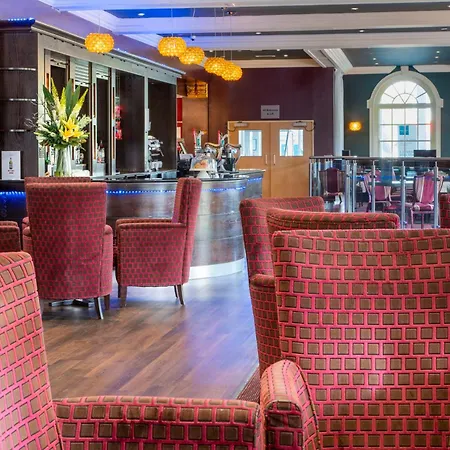 London Aerodrome Hotel, Bw Signature Collection Hotel 4*