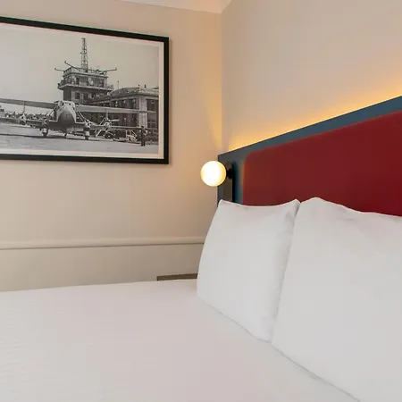 Hotel London Aerodrome Hotel, Bw Signature Collection 4*