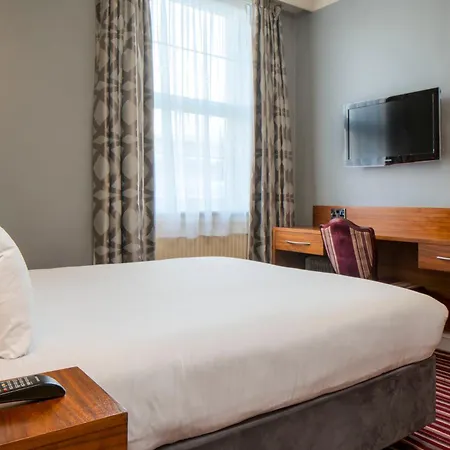 London Aerodrome Hotel, Bw Signature Collection