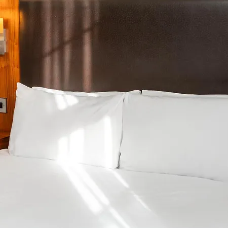 London Aerodrome Hotel, Bw Signature Collection 4*