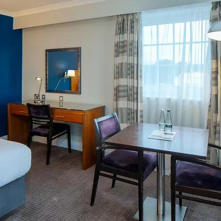 London Aerodrome Hotel, Bw Signature Collection Hotel