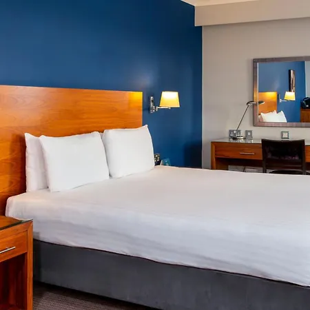 London Aerodrome Hotel, Bw Signature Collection Hotel