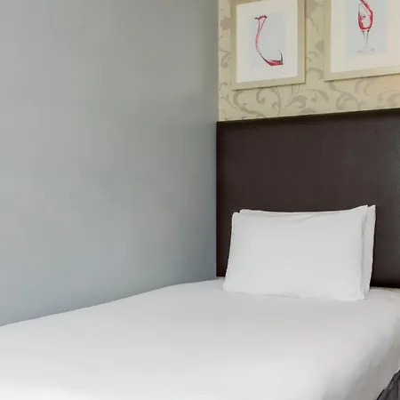 London Aerodrome Hotel, Bw Signature Collection Croydon