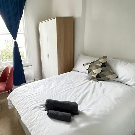 Cricklewood Boutique * London