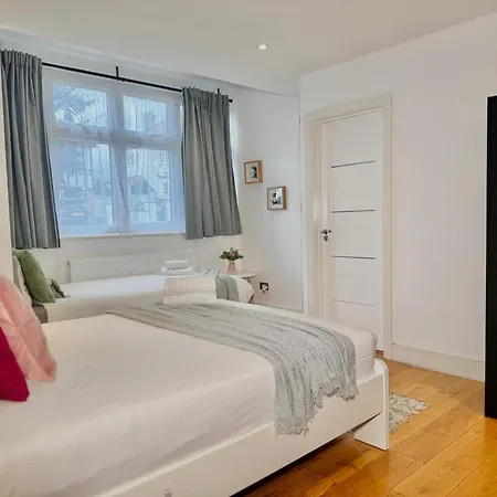 En-suites With Free Parking 30min To
