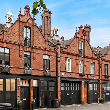 Mayfair With Private Terrace- 2 Bed * Londra