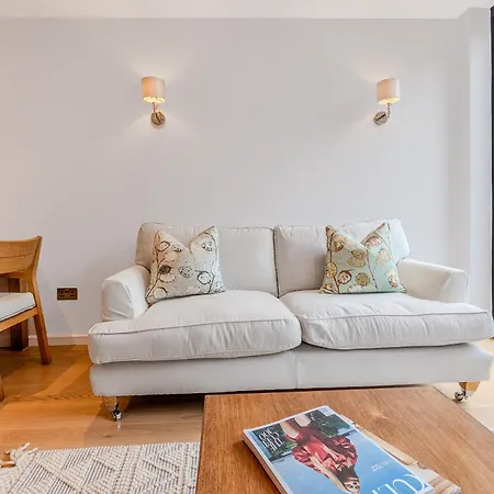 Contemporary 2br Duplex With A Patio In Chelsea Apartment *
