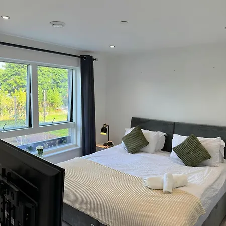 山林小屋 Kayz Lodge- Luxury Ensuite-private & Shared In A New House At The Olympic Village Overlooking Stratford Westfield And Tube Station 伦敦