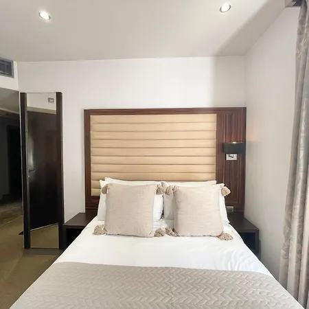 Maitrise Hotel 3*