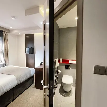 Maitrise Hotel 3*