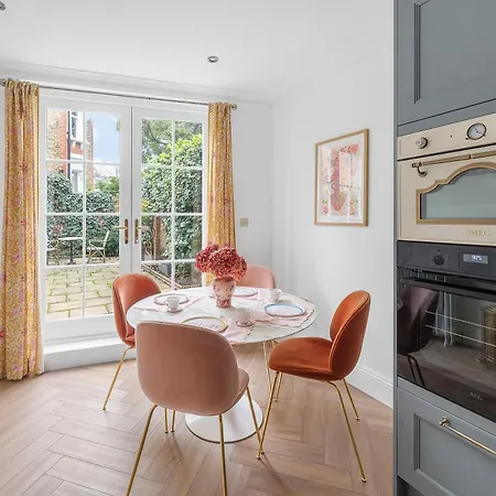 Blossom House New 3bed House In Barons Court *