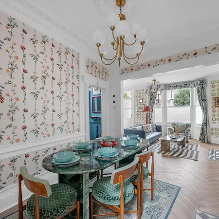 Blossom House New 3bed House In Barons Court *