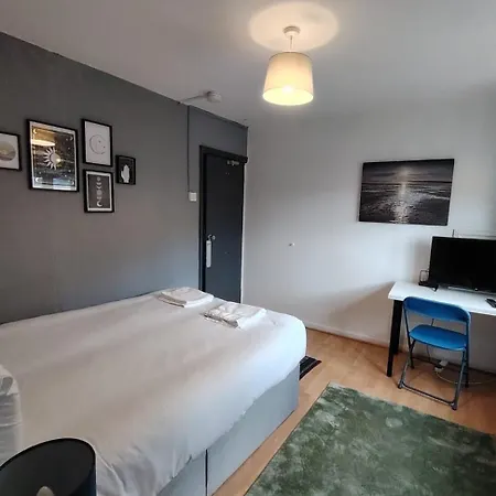 Colebert Avenue Homestay