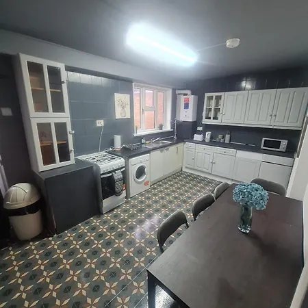 Homestay Colebert Avenue London