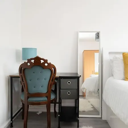 דירה Idyllic Stylish With Fast Speed Broadband & Free Parking *