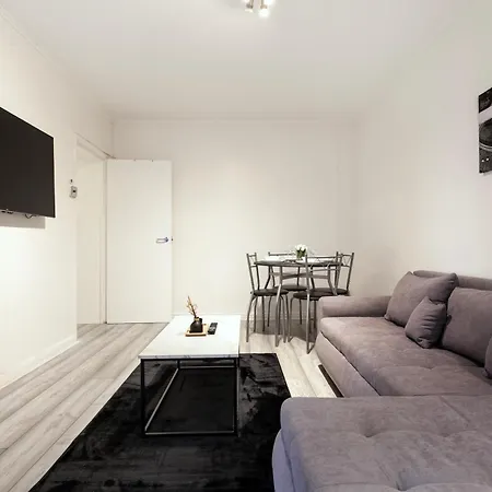 Apartment Beautiful One Bedroom Flat In Scott Ellis Gardens