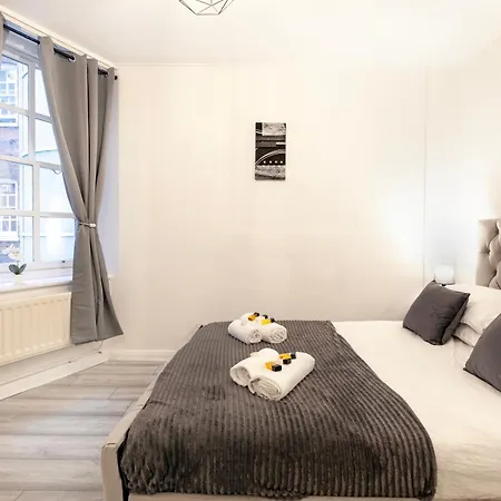 Apartment Beautiful One Bedroom Flat In Scott Ellis Gardens *