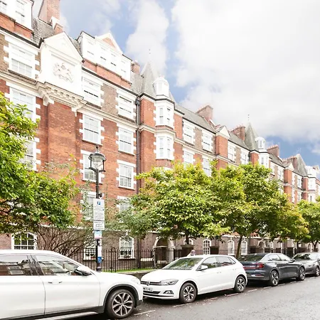 Beautiful One Bedroom Flat In Scott Ellis Gardens *