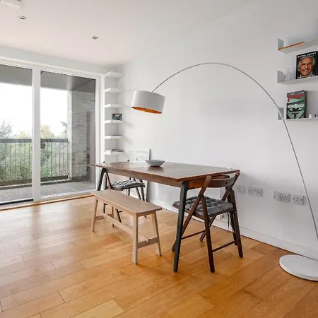 Brilliantly Connected 1bd Flat By Clissold Park *
