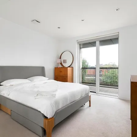Brilliantly Connected 1bd Flat By Clissold Park