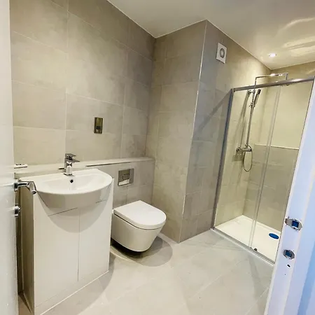 Fully Furnished Duplex In Askew Road Apartment *