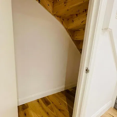 Fully Furnished Duplex In Askew Road Apartment